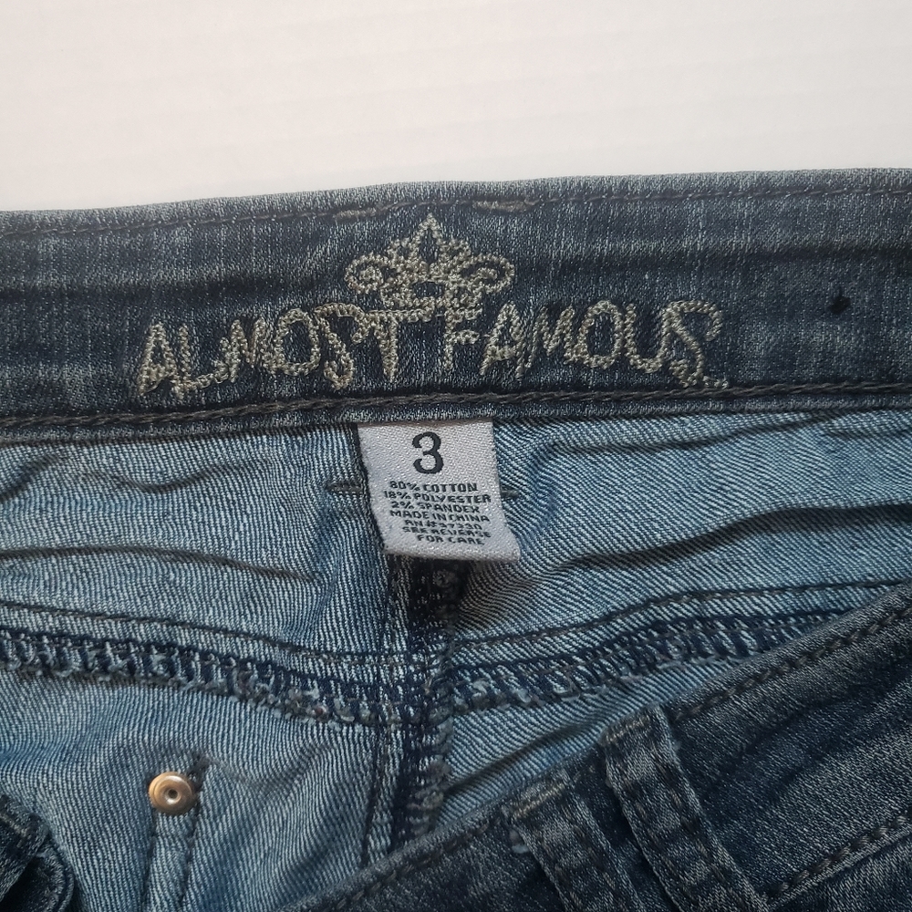 Jeans - Picture 2 of 5